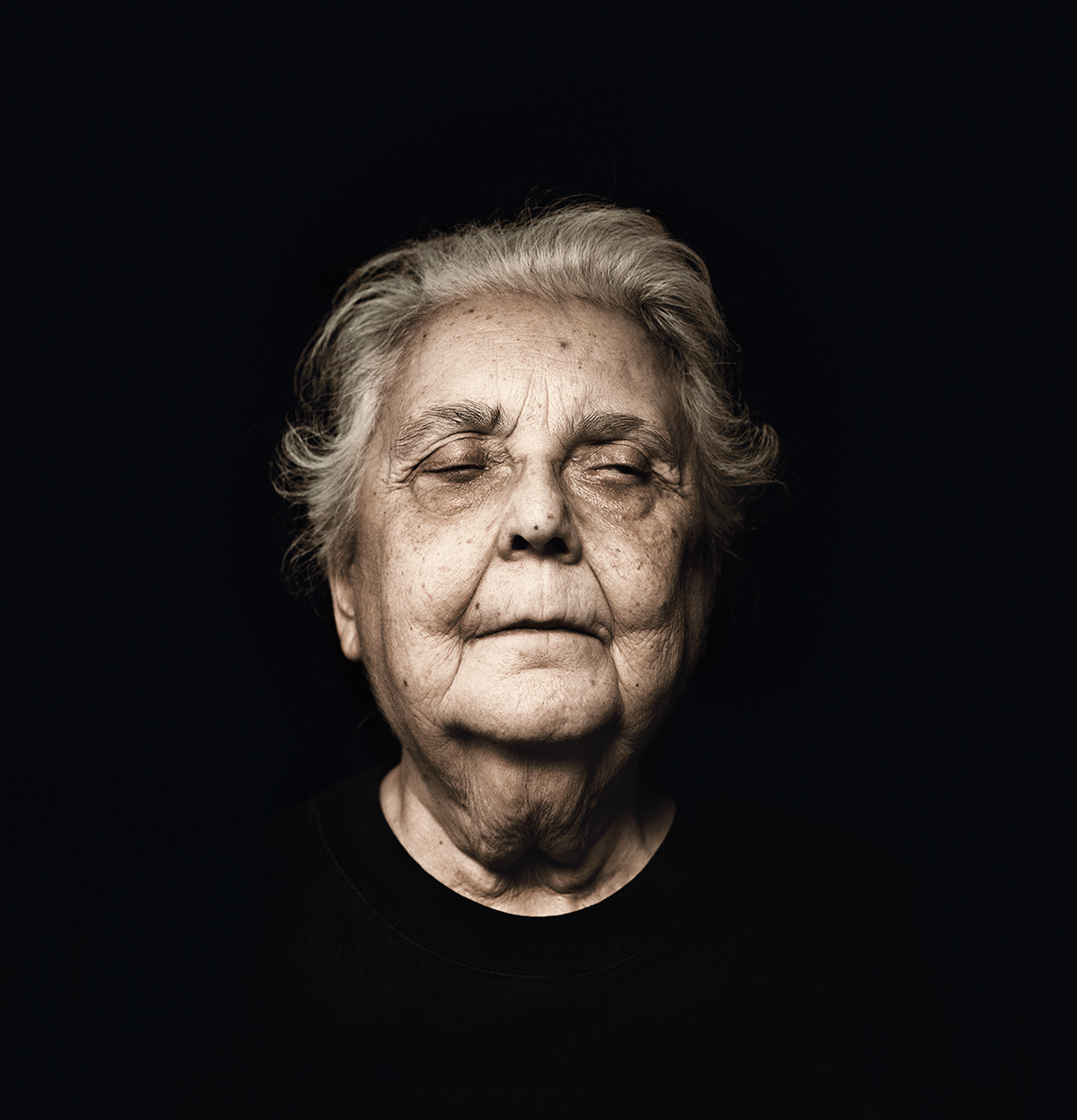 isabel-kronenberger-unknown-identity-05