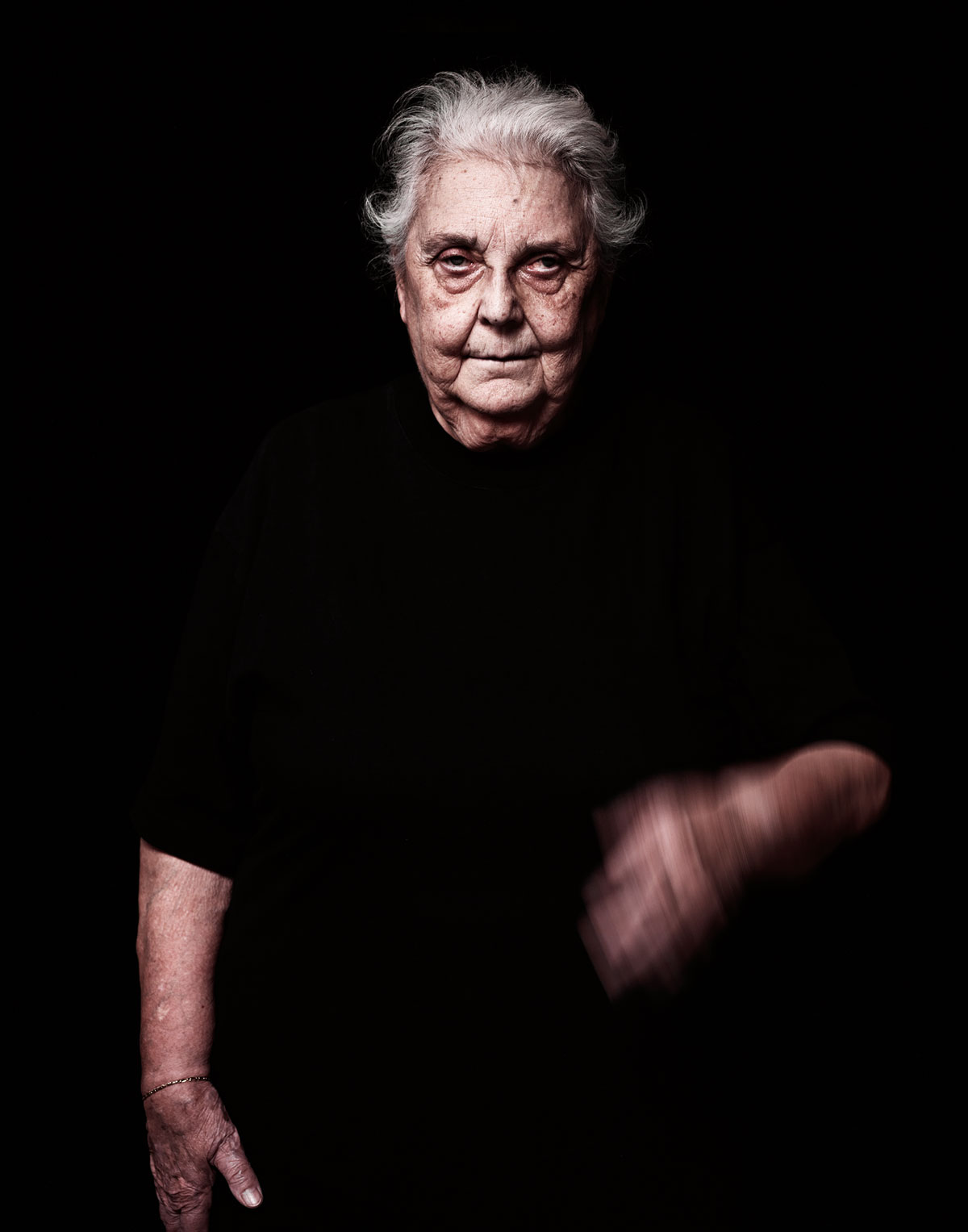 isabel-kronenberger-unknown-identity-06