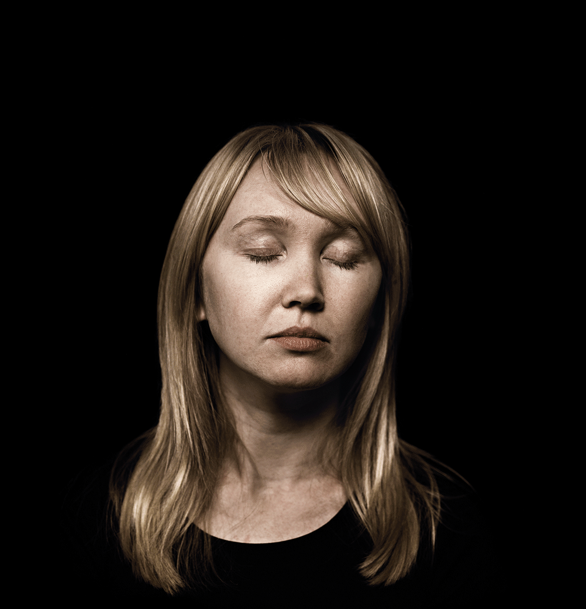 isabel-kronenberger-unknown-identity-07